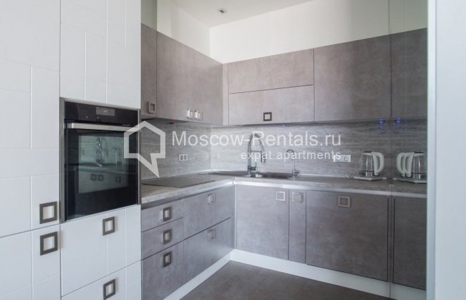 Photo #4 3-room (2 BR) apartment for <a href="http://moscow-rentals.ru/en/articles/long-term-rent" target="_blank">a long-term</a> rent
 in Russia, Moscow, Mosfilmovskaya str, 8