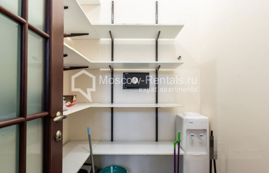 Photo #15 3-room (2 BR) apartment for <a href="http://moscow-rentals.ru/en/articles/long-term-rent" target="_blank">a long-term</a> rent
 in Russia, Moscow, M. Nikolopeskovskyi lane, 8