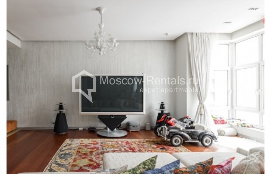Photo #4 4-room (3 BR) apartment for <a href="http://moscow-rentals.ru/en/articles/long-term-rent" target="_blank">a long-term</a> rent
 in Russia, Moscow, M. Novopeskovskyi lane, 8
