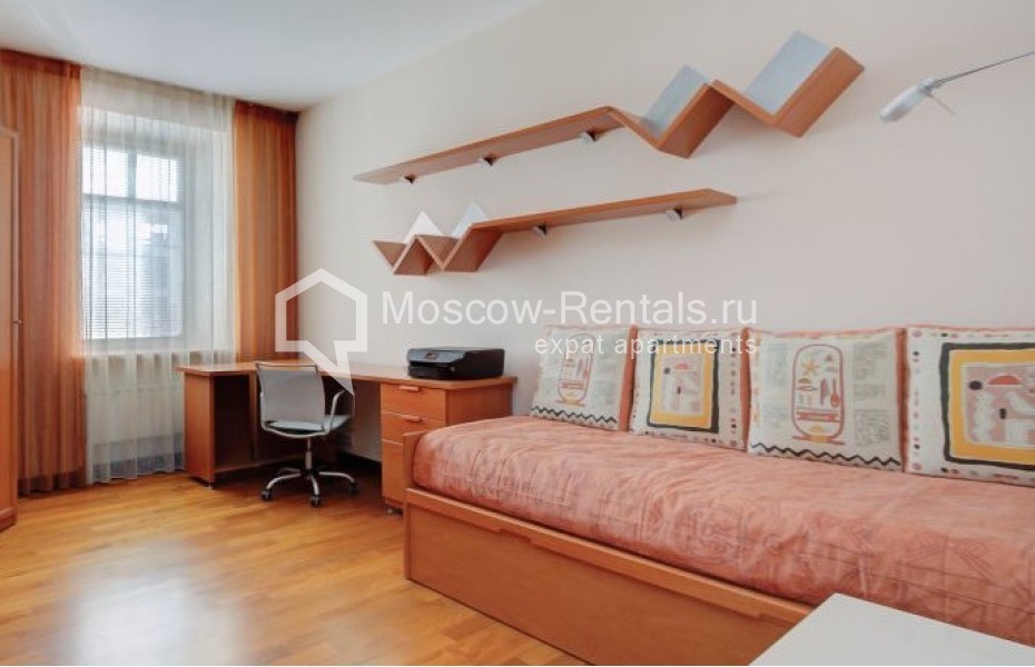 Photo #8 4-room (3 BR) apartment for <a href="http://moscow-rentals.ru/en/articles/long-term-rent" target="_blank">a long-term</a> rent
 in Russia, Moscow, Daev lane, 8