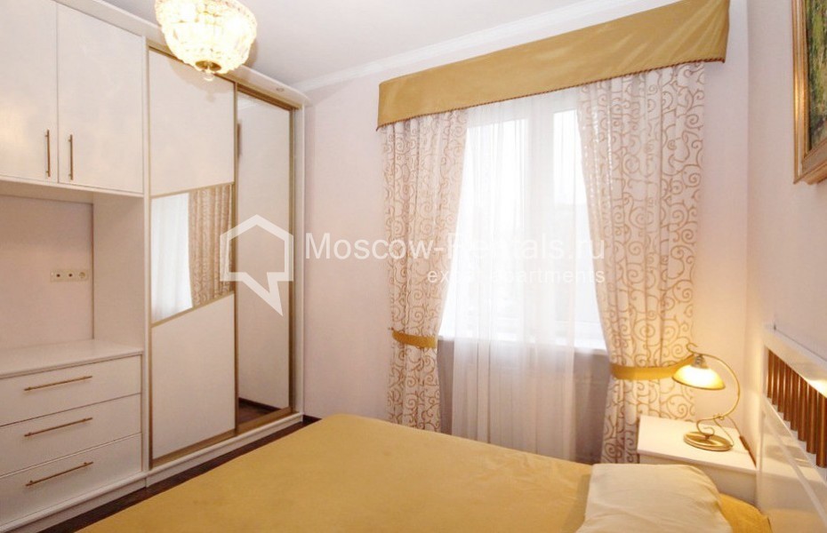 Photo #6 3-room (2 BR) apartment for <a href="http://moscow-rentals.ru/en/articles/long-term-rent" target="_blank">a long-term</a> rent
 in Russia, Moscow, Tarasa Shevchenko emb, 1/2