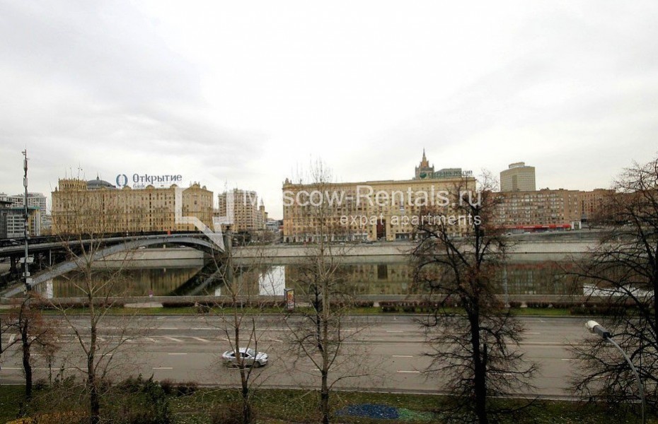 Photo #12 3-room (2 BR) apartment for <a href="http://moscow-rentals.ru/en/articles/long-term-rent" target="_blank">a long-term</a> rent
 in Russia, Moscow, Tarasa Shevchenko emb, 1/2
