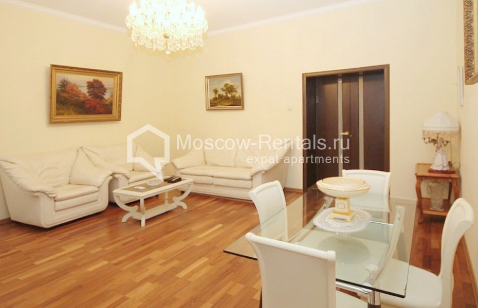 Photo #3 3-room (2 BR) apartment for <a href="http://moscow-rentals.ru/en/articles/long-term-rent" target="_blank">a long-term</a> rent
 in Russia, Moscow, Tarasa Shevchenko emb, 1/2