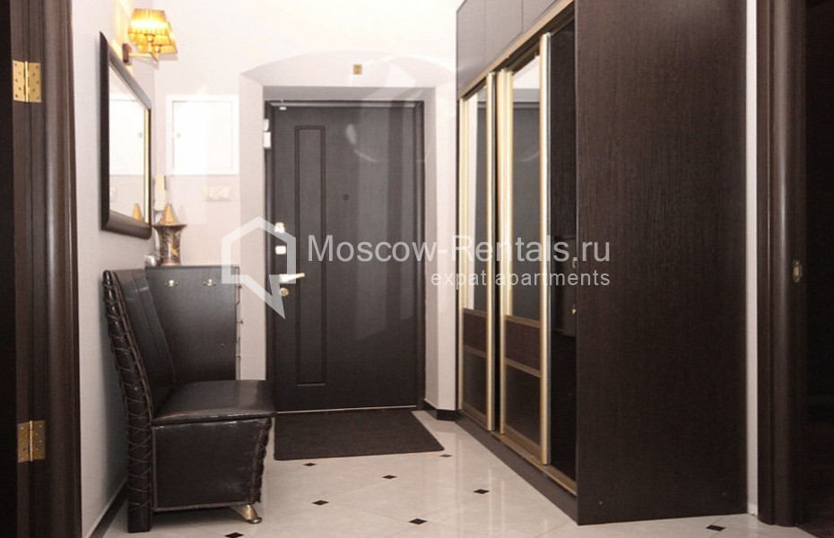 Photo #10 3-room (2 BR) apartment for <a href="http://moscow-rentals.ru/en/articles/long-term-rent" target="_blank">a long-term</a> rent
 in Russia, Moscow, Tarasa Shevchenko emb, 1/2