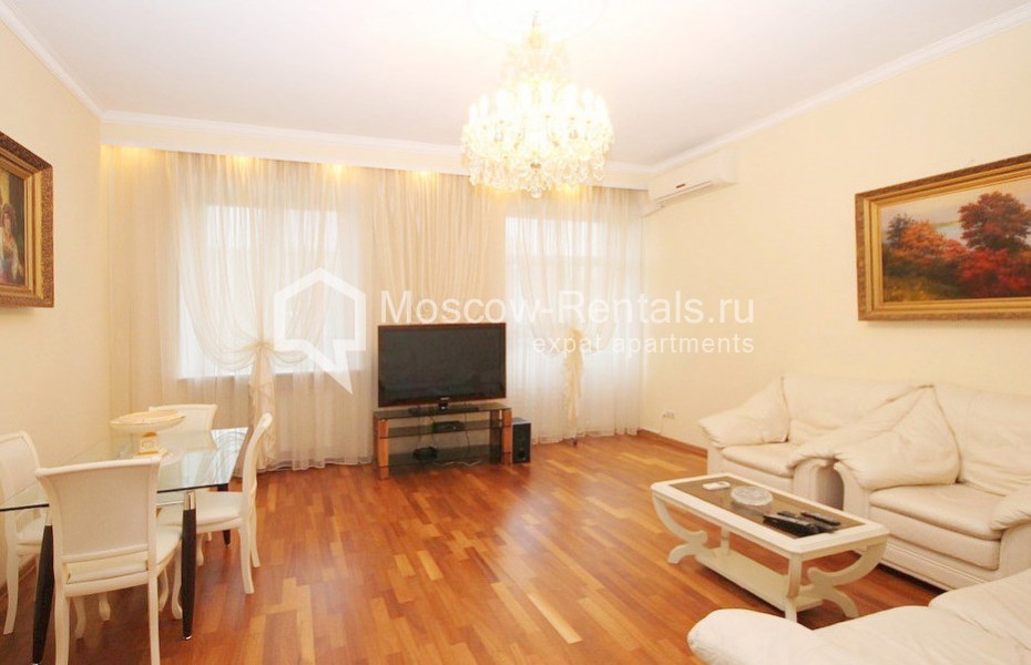 Photo #4 3-room (2 BR) apartment for <a href="http://moscow-rentals.ru/en/articles/long-term-rent" target="_blank">a long-term</a> rent
 in Russia, Moscow, Tarasa Shevchenko emb, 1/2