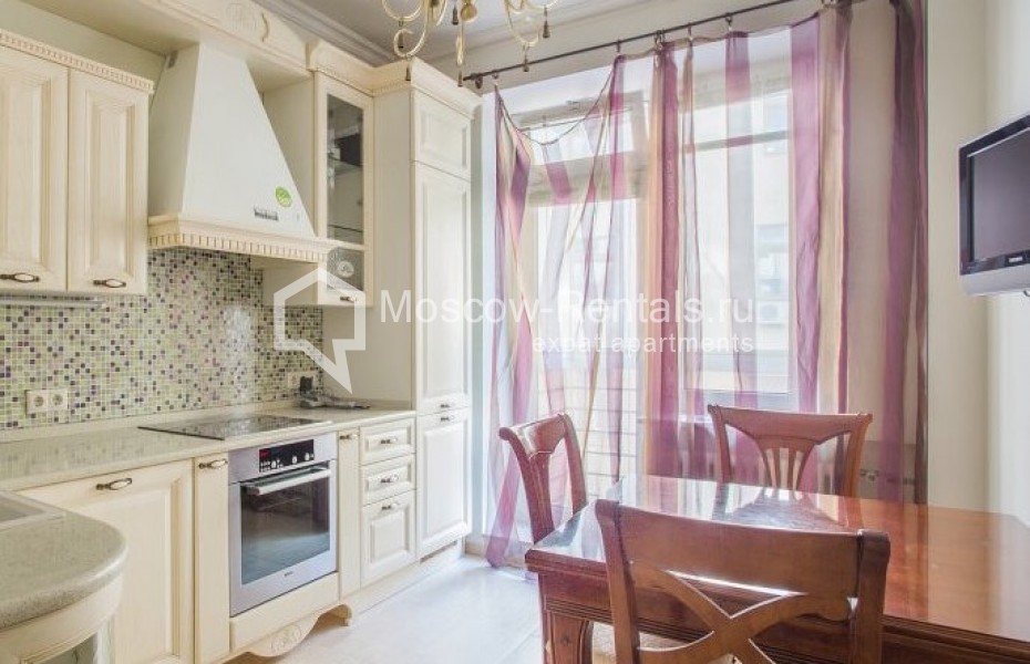 Photo #3 4-room (3 BR) apartment for <a href="http://moscow-rentals.ru/en/articles/long-term-rent" target="_blank">a long-term</a> rent
 in Russia, Moscow, M. Kozikhinskyi lane, 7