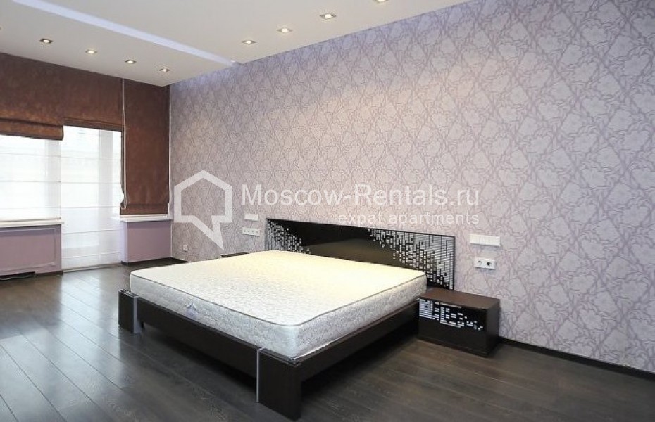 Photo #3 4-room (3 BR) apartment for <a href="http://moscow-rentals.ru/en/articles/long-term-rent" target="_blank">a long-term</a> rent
 in Russia, Moscow, New Arbat str, 27