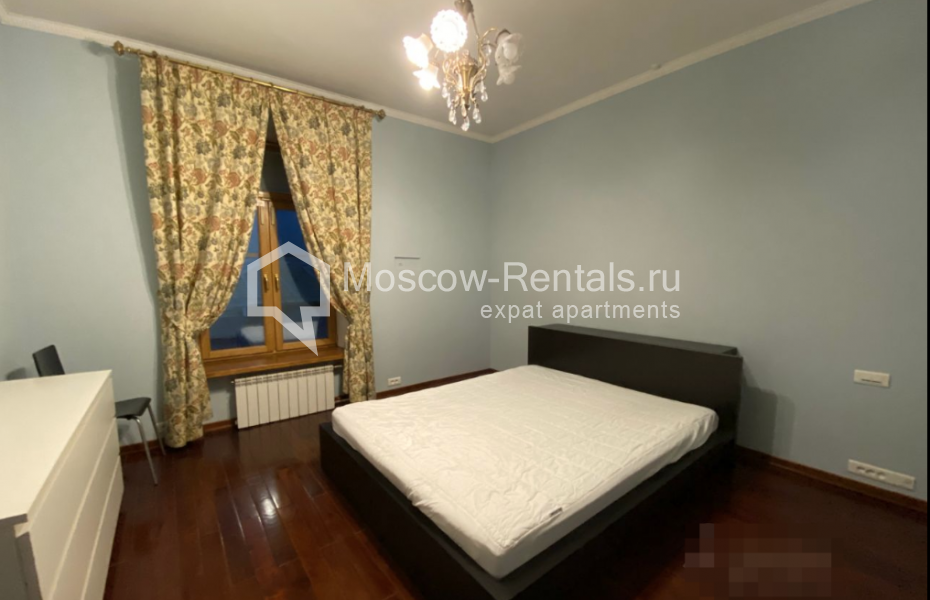 Photo #8 4-room (3 BR) apartment for <a href="http://moscow-rentals.ru/en/articles/long-term-rent" target="_blank">a long-term</a> rent
 in Russia, Moscow, Prechistenka str, 24/1