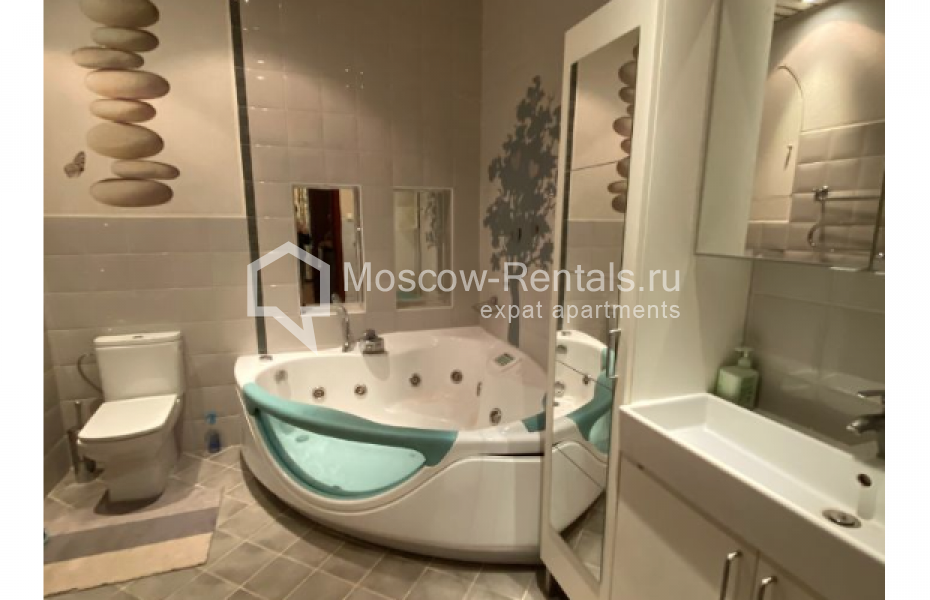 Photo #11 4-room (3 BR) apartment for <a href="http://moscow-rentals.ru/en/articles/long-term-rent" target="_blank">a long-term</a> rent
 in Russia, Moscow, Prechistenka str, 24/1
