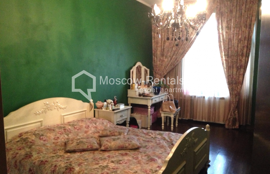Photo #1 3-room (2 BR) apartment for <a href="http://moscow-rentals.ru/en/articles/long-term-rent" target="_blank">a long-term</a> rent
 in Russia, Moscow, Kievskaya str, 20