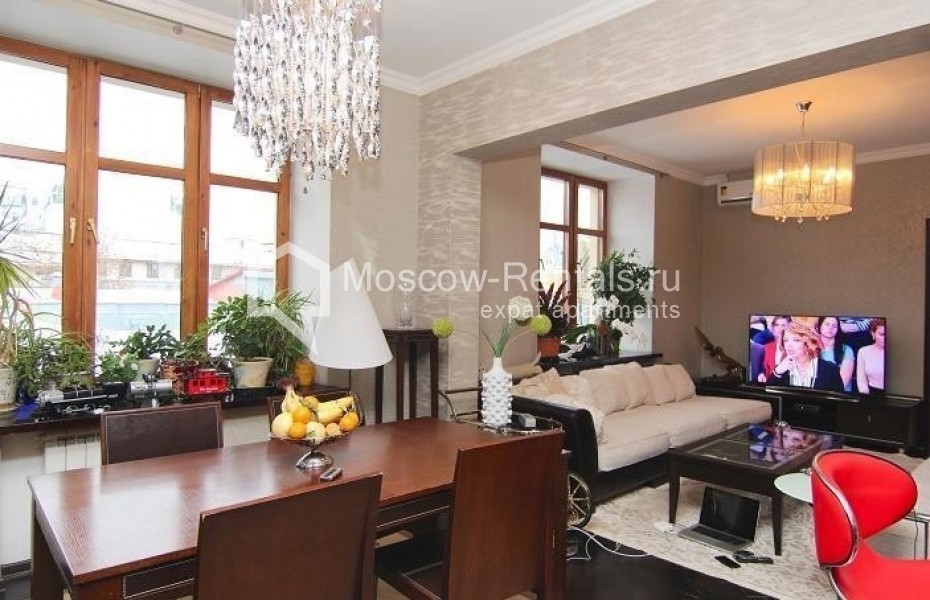 Photo #1 3-room (2 BR) apartment for <a href="http://moscow-rentals.ru/en/articles/long-term-rent" target="_blank">a long-term</a> rent
 in Russia, Moscow, Mansurovsky lane, 6