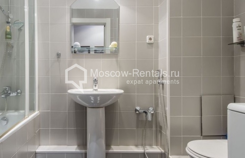 Photo #11 2-room (1 BR) apartment for <a href="http://moscow-rentals.ru/en/articles/long-term-rent" target="_blank">a long-term</a> rent
 in Russia, Moscow, Starokonushennyi lane, 37