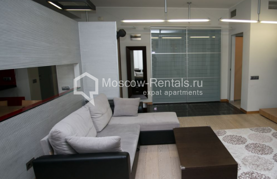 Photo #1 3-room (2 BR) apartment for <a href="http://moscow-rentals.ru/en/articles/long-term-rent" target="_blank">a long-term</a> rent
 in Russia, Moscow, B. Yakimanka, 17/2С2