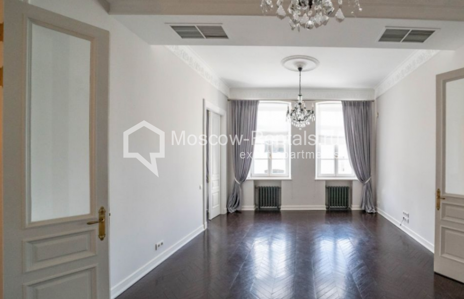 Photo #3 4-room (3 BR) apartment for <a href="http://moscow-rentals.ru/en/articles/long-term-rent" target="_blank">a long-term</a> rent
 in Russia, Moscow, B. Dmitrovka str, 20с2