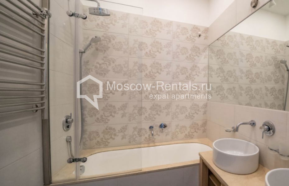 Photo #10 4-room (3 BR) apartment for <a href="http://moscow-rentals.ru/en/articles/long-term-rent" target="_blank">a long-term</a> rent
 in Russia, Moscow, B. Dmitrovka str, 20с2