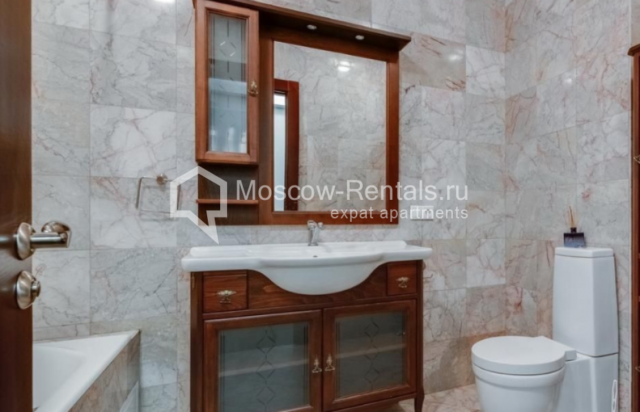 Photo #11 4-room (3 BR) apartment for <a href="http://moscow-rentals.ru/en/articles/long-term-rent" target="_blank">a long-term</a> rent
 in Russia, Moscow, Arbat str, 27/47