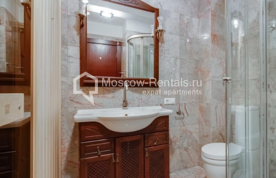 Photo #13 4-room (3 BR) apartment for <a href="http://moscow-rentals.ru/en/articles/long-term-rent" target="_blank">a long-term</a> rent
 in Russia, Moscow, Arbat str, 27/47