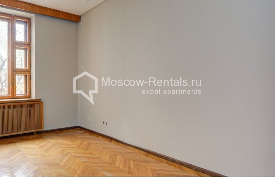 Photo #4 4-room (3 BR) apartment for <a href="http://moscow-rentals.ru/en/articles/long-term-rent" target="_blank">a long-term</a> rent
 in Russia, Moscow, Granatnyi lane, 10С1
