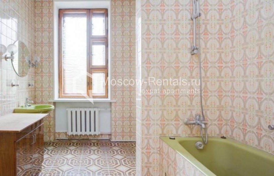Photo #7 4-room (3 BR) apartment for <a href="http://moscow-rentals.ru/en/articles/long-term-rent" target="_blank">a long-term</a> rent
 in Russia, Moscow, Granatnyi lane, 10С1