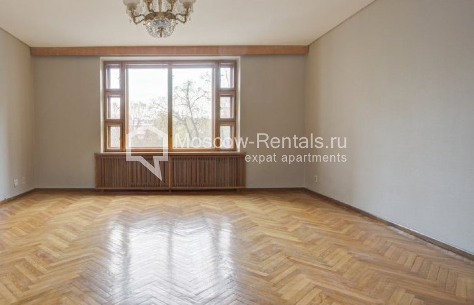 Photo #2 4-room (3 BR) apartment for <a href="http://moscow-rentals.ru/en/articles/long-term-rent" target="_blank">a long-term</a> rent
 in Russia, Moscow, Granatnyi lane, 10С1