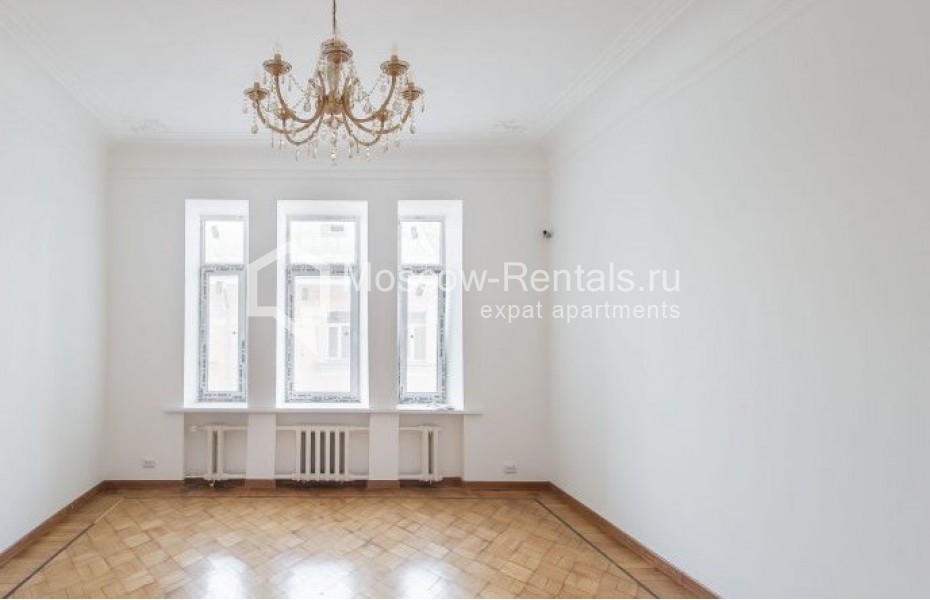 Photo #1 4-room (3 BR) apartment for <a href="http://moscow-rentals.ru/en/articles/long-term-rent" target="_blank">a long-term</a> rent
 in Russia, Moscow, B. Ordynka str, 13/9С1