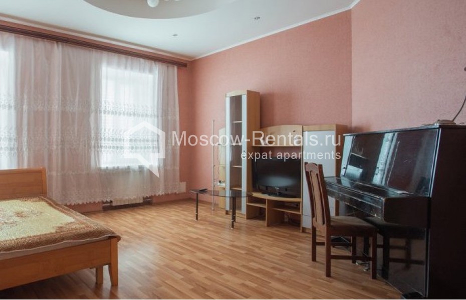 Photo #9 4-room (3 BR) apartment for <a href="http://moscow-rentals.ru/en/articles/long-term-rent" target="_blank">a long-term</a> rent
 in Russia, Moscow, Klimentovskyi lane, 6