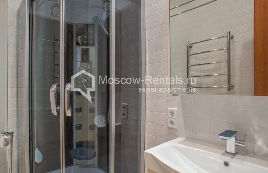 Photo #11 4-room (3 BR) apartment for <a href="http://moscow-rentals.ru/en/articles/long-term-rent" target="_blank">a long-term</a> rent
 in Russia, Moscow, Shabolovka str, 23к1