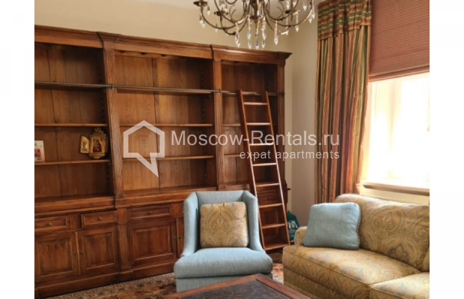 Photo #1 3-room (2 BR) apartment for <a href="http://moscow-rentals.ru/en/articles/long-term-rent" target="_blank">a long-term</a> rent
 in Russia, Moscow, Pushkarev lane, 16