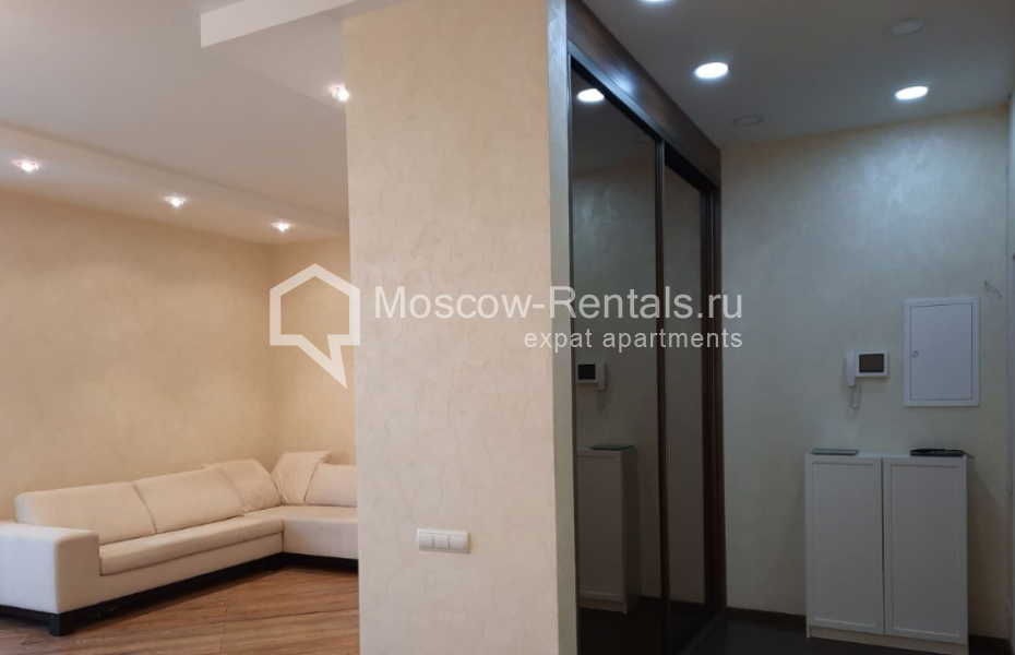 Photo #5 3-room (2 BR) apartment for <a href="http://moscow-rentals.ru/en/articles/long-term-rent" target="_blank">a long-term</a> rent
 in Russia, Moscow, Dmitriya Uliyanova str, 31