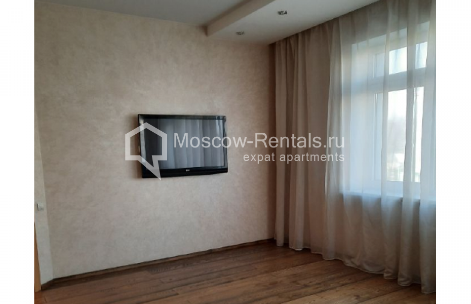 Photo #10 3-room (2 BR) apartment for <a href="http://moscow-rentals.ru/en/articles/long-term-rent" target="_blank">a long-term</a> rent
 in Russia, Moscow, Dmitriya Uliyanova str, 31