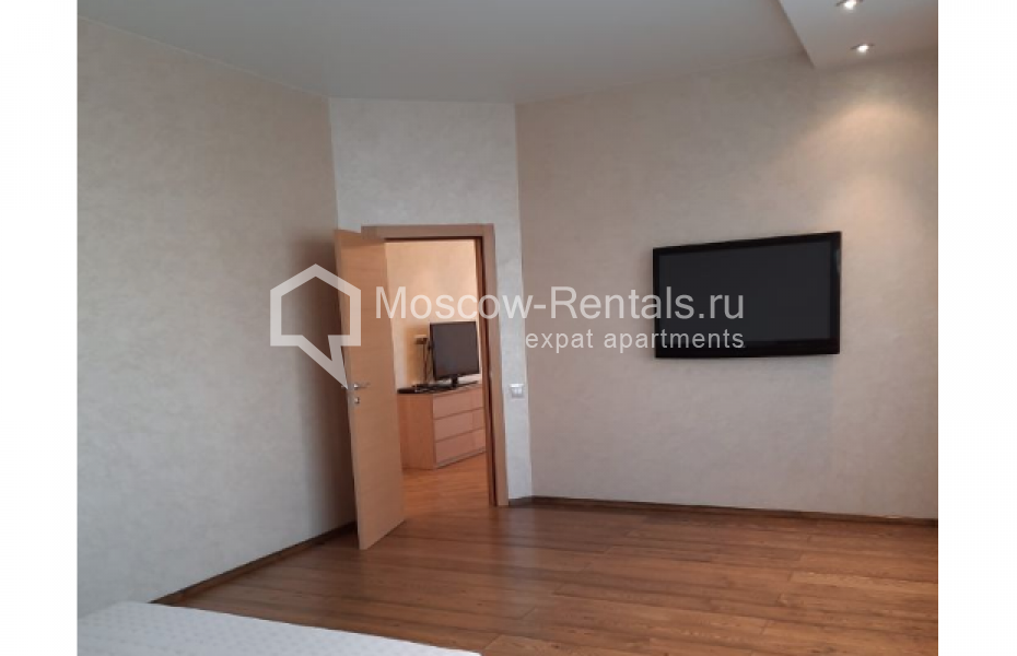 Photo #13 3-room (2 BR) apartment for <a href="http://moscow-rentals.ru/en/articles/long-term-rent" target="_blank">a long-term</a> rent
 in Russia, Moscow, Dmitriya Uliyanova str, 31