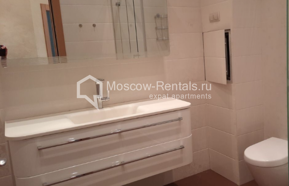 Photo #18 3-room (2 BR) apartment for <a href="http://moscow-rentals.ru/en/articles/long-term-rent" target="_blank">a long-term</a> rent
 in Russia, Moscow, Dmitriya Uliyanova str, 31