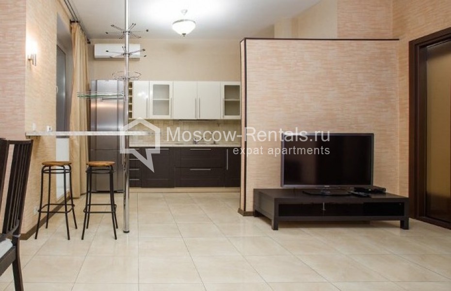 Photo #4 4-room (3 BR) apartment for <a href="http://moscow-rentals.ru/en/articles/long-term-rent" target="_blank">a long-term</a> rent
 in Russia, Moscow, Nakhimovskyi prospect, 56