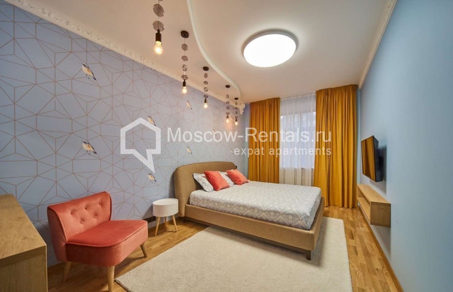 Photo #8 3-room (2 BR) apartment for <a href="http://moscow-rentals.ru/en/articles/long-term-rent" target="_blank">a long-term</a> rent
 in Russia, Moscow, Chistoprudnyi blv, 9с/1