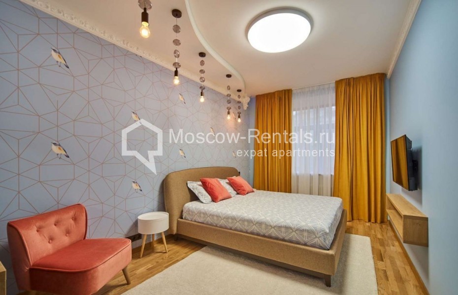 Photo #9 3-room (2 BR) apartment for <a href="http://moscow-rentals.ru/en/articles/long-term-rent" target="_blank">a long-term</a> rent
 in Russia, Moscow, Chistoprudnyi blv, 9с/1