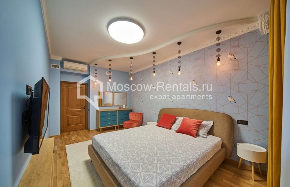 Photo #10 3-room (2 BR) apartment for <a href="http://moscow-rentals.ru/en/articles/long-term-rent" target="_blank">a long-term</a> rent
 in Russia, Moscow, Chistoprudnyi blv, 9с/1