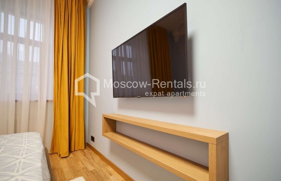 Photo #12 3-room (2 BR) apartment for <a href="http://moscow-rentals.ru/en/articles/long-term-rent" target="_blank">a long-term</a> rent
 in Russia, Moscow, Chistoprudnyi blv, 9с/1