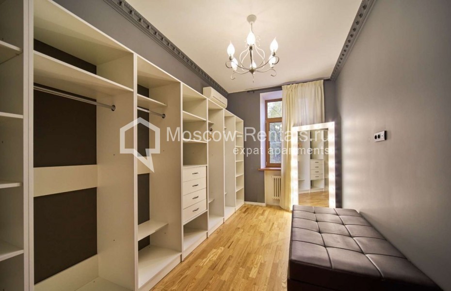 Photo #13 3-room (2 BR) apartment for <a href="http://moscow-rentals.ru/en/articles/long-term-rent" target="_blank">a long-term</a> rent
 in Russia, Moscow, Chistoprudnyi blv, 9с/1