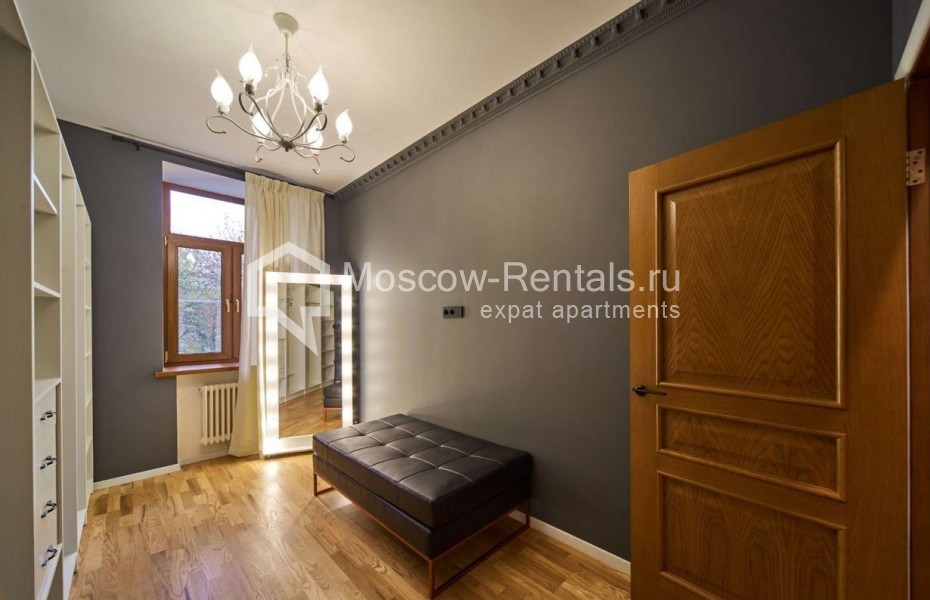 Photo #14 3-room (2 BR) apartment for <a href="http://moscow-rentals.ru/en/articles/long-term-rent" target="_blank">a long-term</a> rent
 in Russia, Moscow, Chistoprudnyi blv, 9с/1