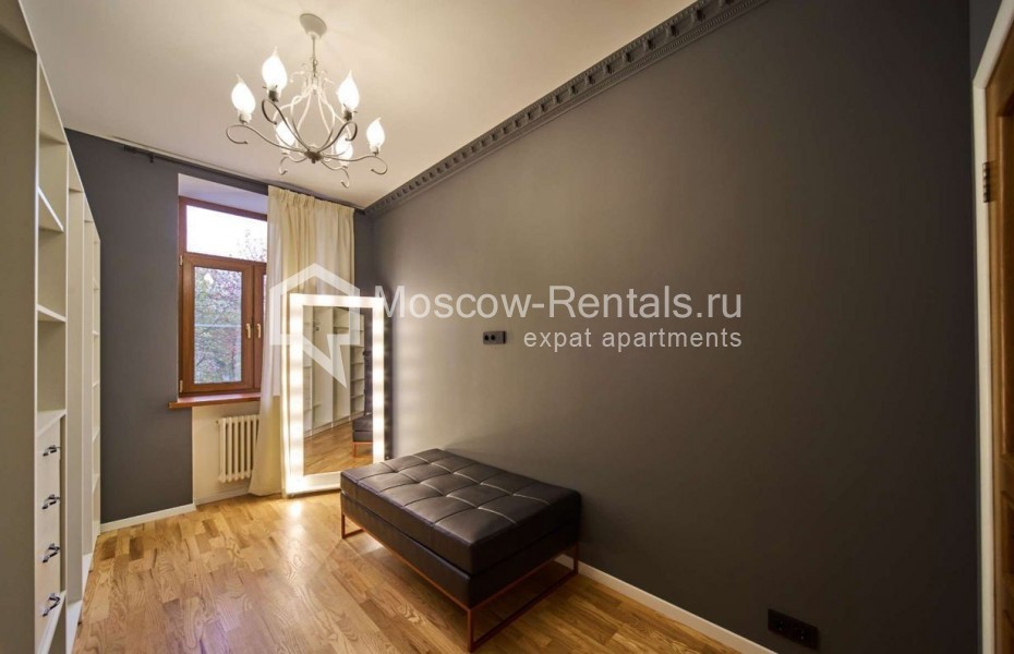 Photo #15 3-room (2 BR) apartment for <a href="http://moscow-rentals.ru/en/articles/long-term-rent" target="_blank">a long-term</a> rent
 in Russia, Moscow, Chistoprudnyi blv, 9с/1