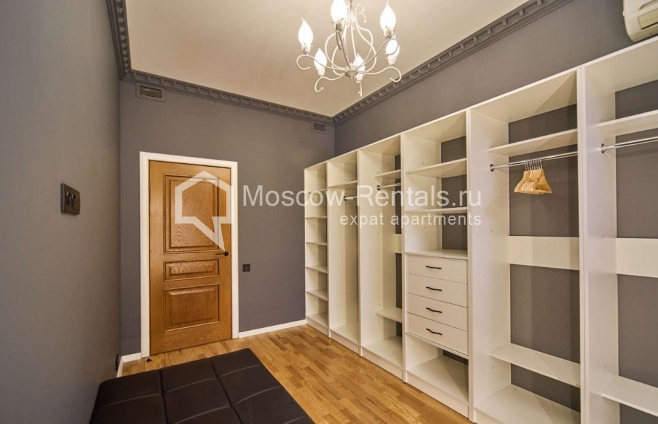 Photo #16 3-room (2 BR) apartment for <a href="http://moscow-rentals.ru/en/articles/long-term-rent" target="_blank">a long-term</a> rent
 in Russia, Moscow, Chistoprudnyi blv, 9с/1