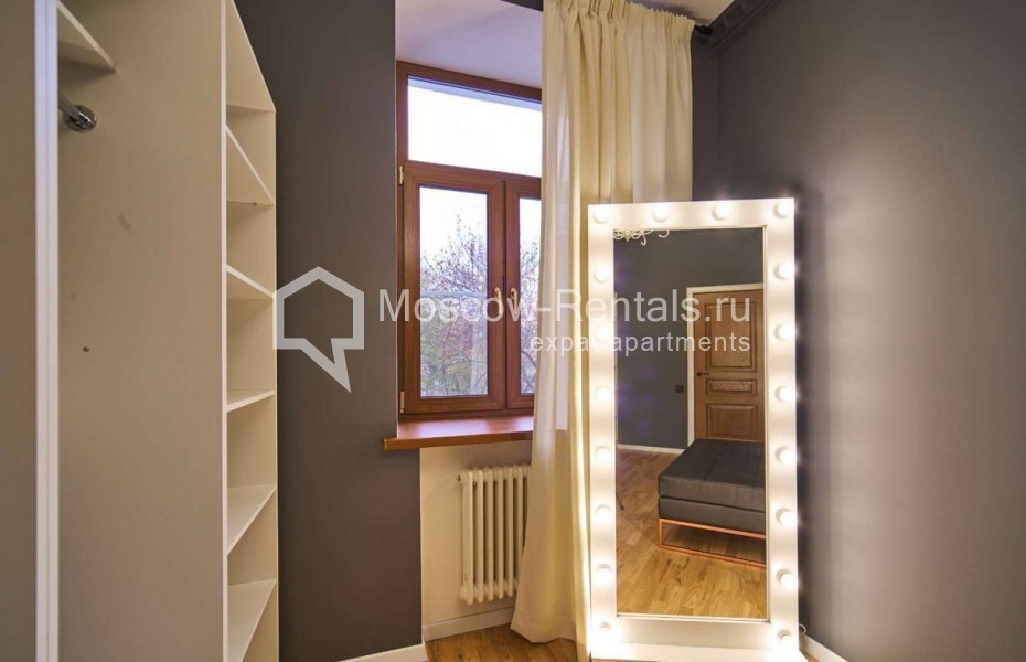 Photo #17 3-room (2 BR) apartment for <a href="http://moscow-rentals.ru/en/articles/long-term-rent" target="_blank">a long-term</a> rent
 in Russia, Moscow, Chistoprudnyi blv, 9с/1