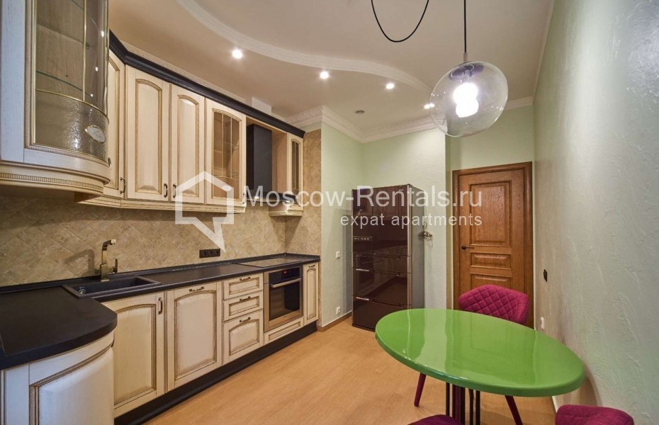 Photo #22 3-room (2 BR) apartment for <a href="http://moscow-rentals.ru/en/articles/long-term-rent" target="_blank">a long-term</a> rent
 in Russia, Moscow, Chistoprudnyi blv, 9с/1