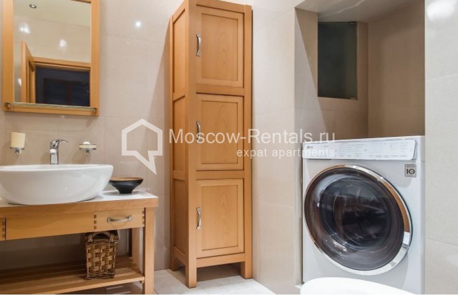 Photo #13 3-room (2 BR) apartment for <a href="http://moscow-rentals.ru/en/articles/long-term-rent" target="_blank">a long-term</a> rent
 in Russia, Moscow, Gilyarovskogo str, 7