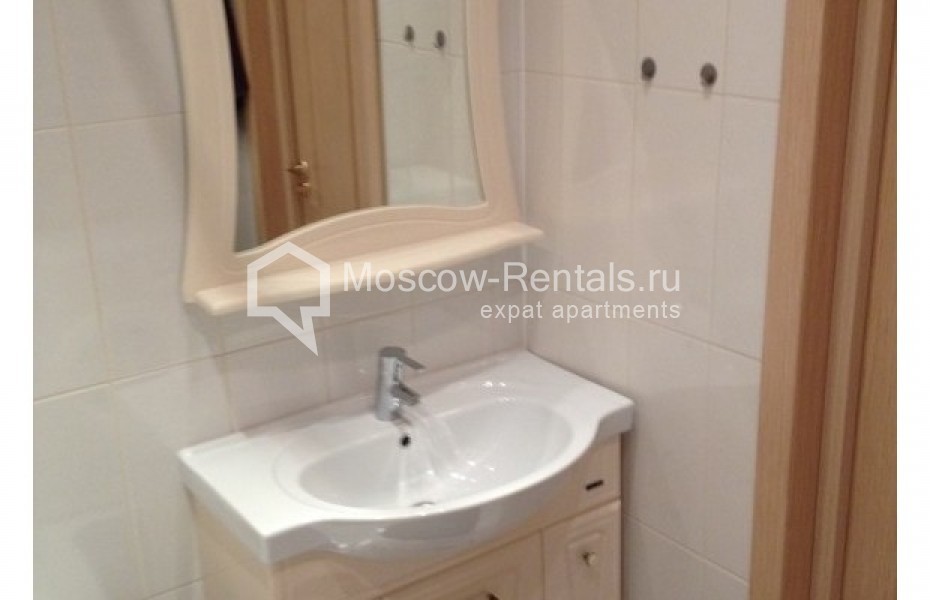 Photo #13 2-room (1 BR) apartment for <a href="http://moscow-rentals.ru/en/articles/long-term-rent" target="_blank">a long-term</a> rent
 in Russia, Moscow, Pobedy sq, 1