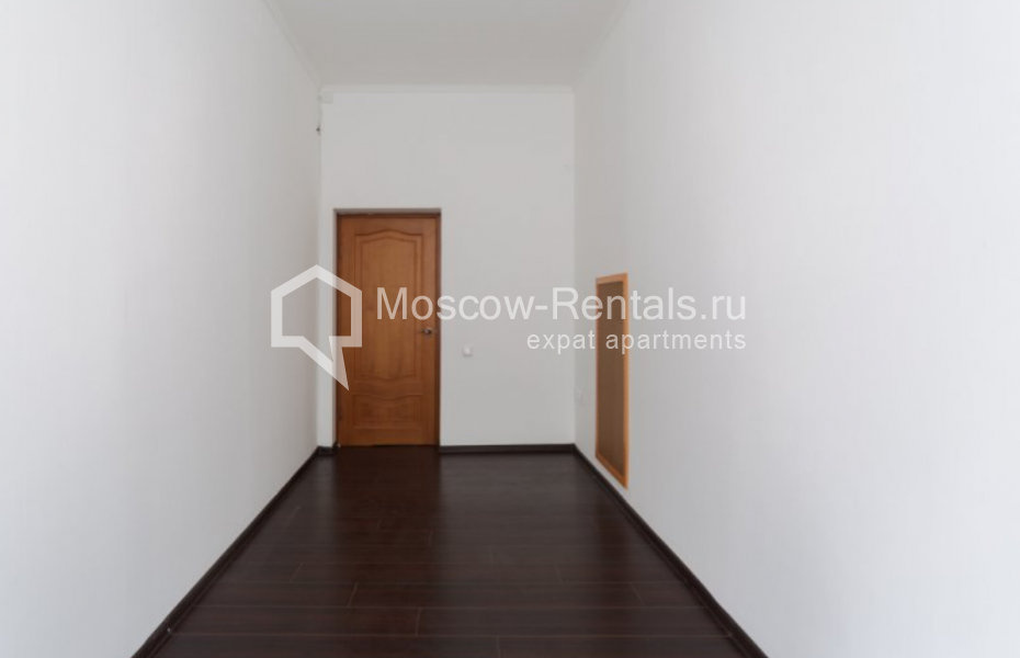 Photo #9 4-room (3 BR) apartment for <a href="http://moscow-rentals.ru/en/articles/long-term-rent" target="_blank">a long-term</a> rent
 in Russia, Moscow, Krivoarbatskyi lane, 19