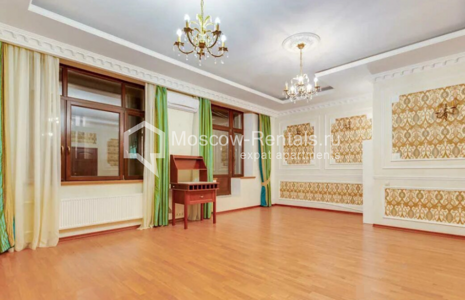 Photo #4 5-room (4 BR) apartment for <a href="http://moscow-rentals.ru/en/articles/long-term-rent" target="_blank">a long-term</a> rent
 in Russia, Moscow, B. Dmitrovka str, 16к1
