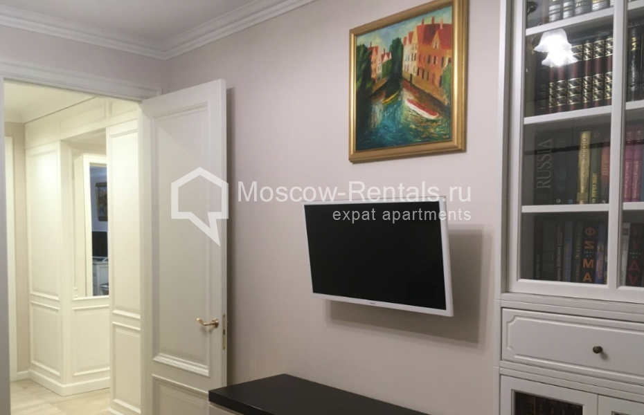 Photo #2 3-room (2 BR) apartment for <a href="http://moscow-rentals.ru/en/articles/long-term-rent" target="_blank">a long-term</a> rent
 in Russia, Moscow, Presnenskyi val str, 14k3