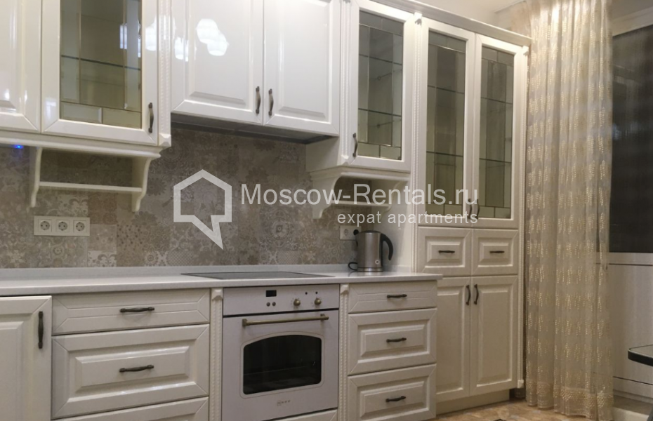 Photo #5 3-room (2 BR) apartment for <a href="http://moscow-rentals.ru/en/articles/long-term-rent" target="_blank">a long-term</a> rent
 in Russia, Moscow, Presnenskyi val str, 14k3