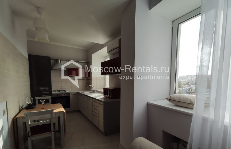 Photo #3 2-room (1 BR) apartment for <a href="http://moscow-rentals.ru/en/articles/long-term-rent" target="_blank">a long-term</a> rent
 in Russia, Moscow, Maroseika str, 10/1